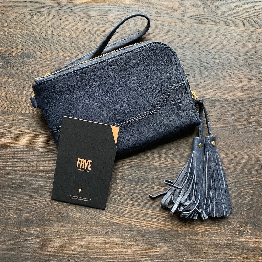FRYE: Paige Wristlet/Clutch
